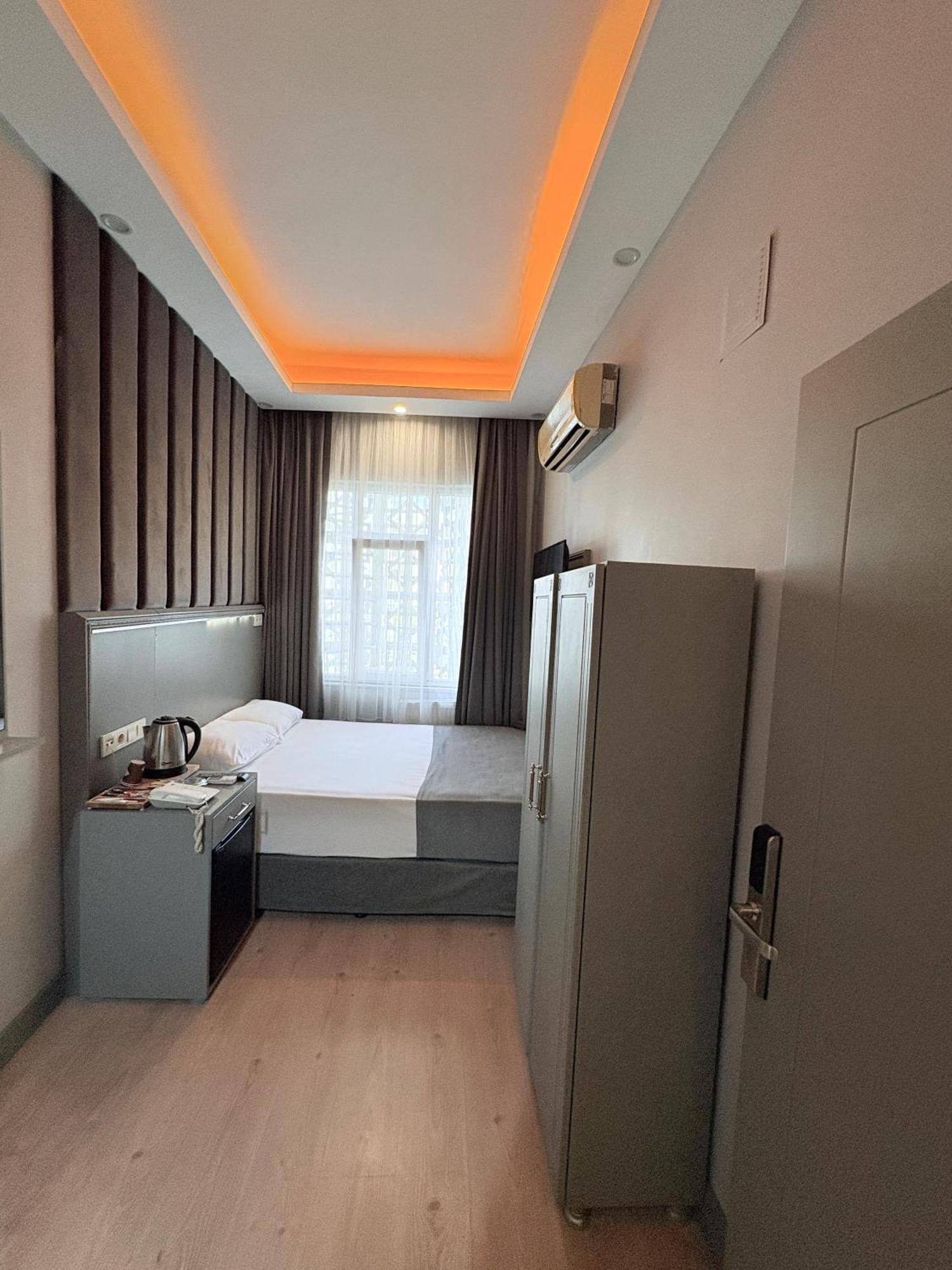 Crowned Plus Hotel Istanbul Exterior photo
