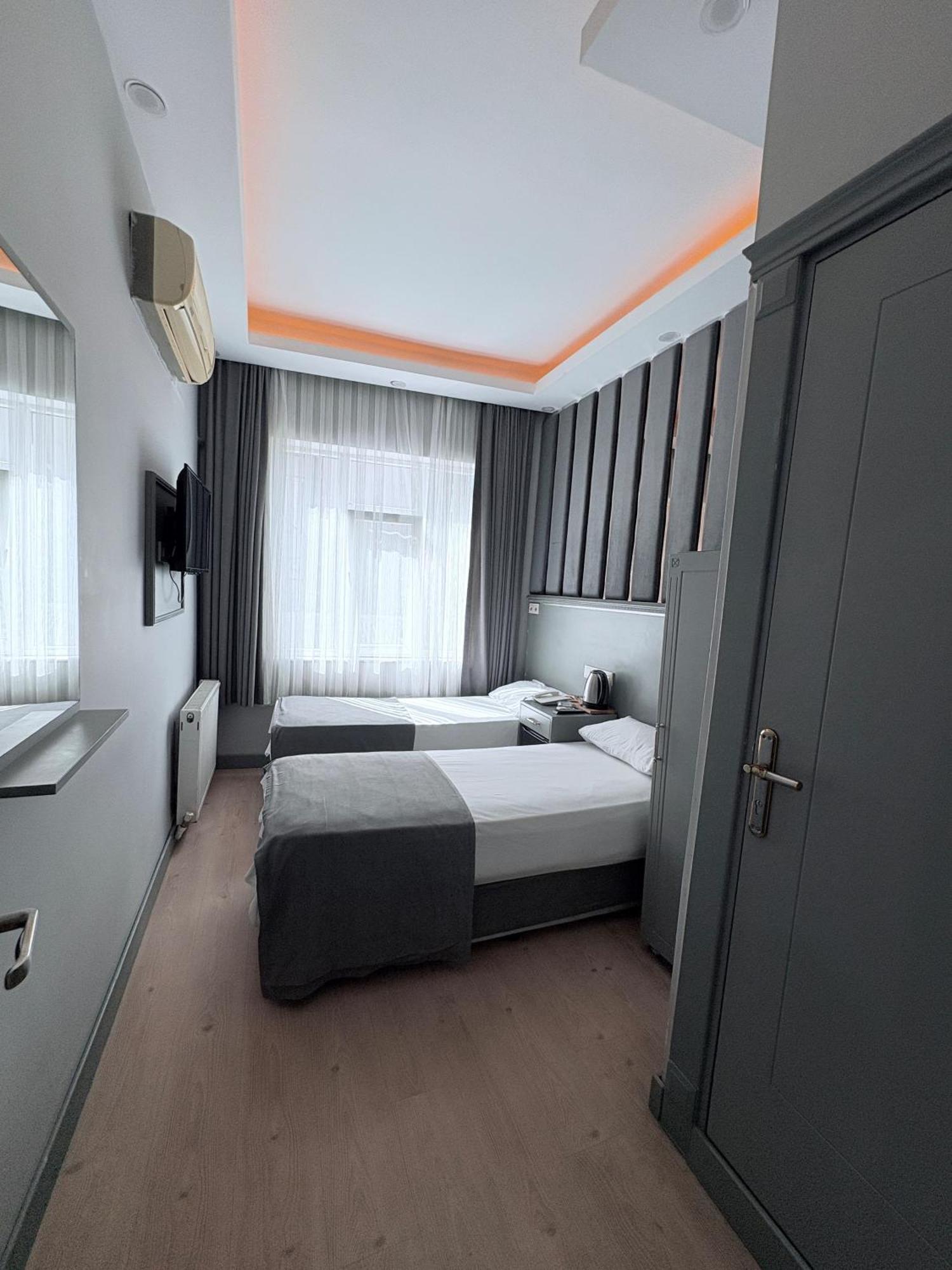 Crowned Plus Hotel Istanbul Exterior photo